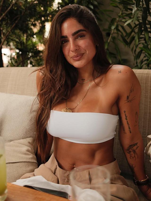 开云-😍约会去了？阿斯：维尼修斯被拍到与25岁女网红一同离开夜店