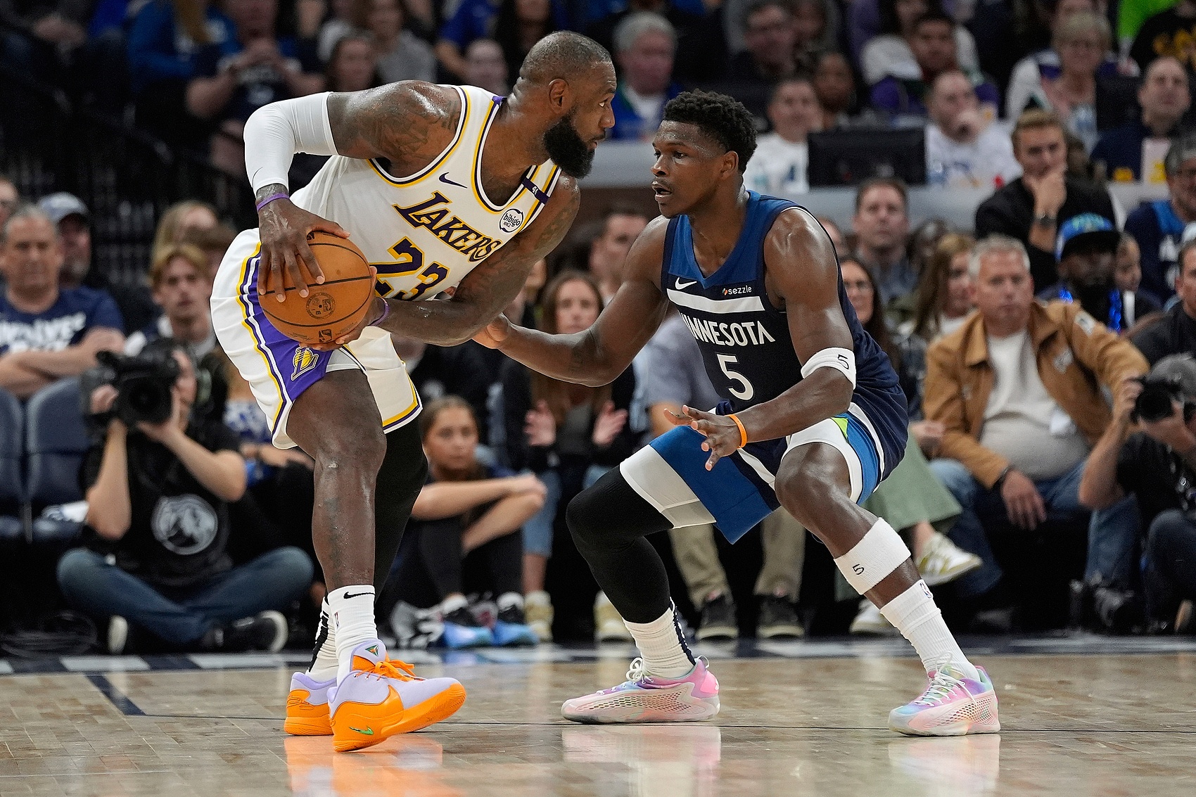 湖人续约解读:DFS七月可获更大合同 小里&东契奇与湖人相互有意