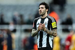 开云-电讯报：托纳利夏窗不会转会离队 纽卡坚持伊萨克是球队非卖品