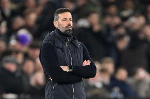 开云体育下载-原路返回！莱斯特城10轮不胜提前5轮降级，范尼带队20轮拿8分