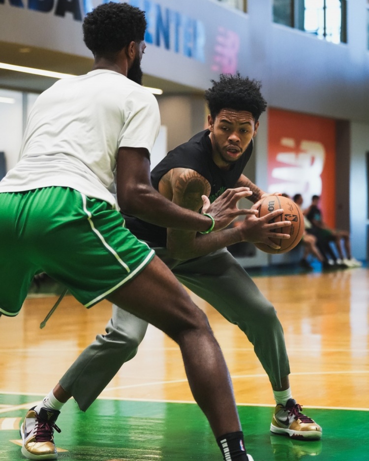 开云体育官网-绿军官方晒训练照：普理查德&amp;新援安芬尼-西蒙斯在列