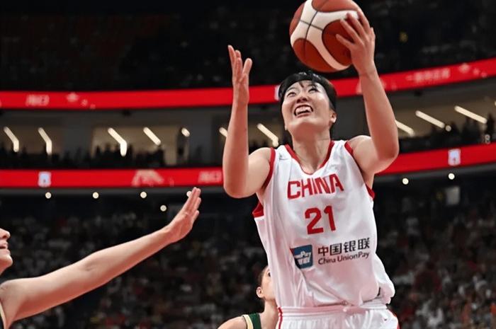 中国女篮首战印尼，宫鲁鸣点兵，李梦接班人出众，为啥不带刘禹彤