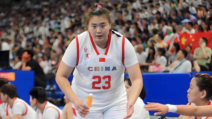中国女篮首战印尼，宫鲁鸣点兵，李梦接班人出众，为啥不带刘禹彤