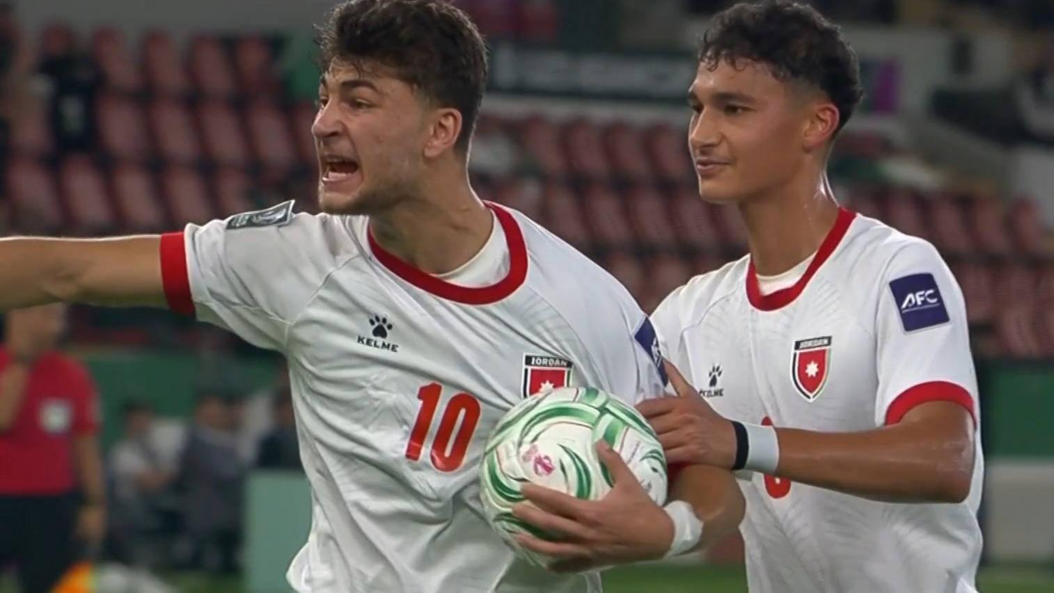 kaiyun-U23亚洲杯险爆冷！卫冕冠军翻盘：5-3进四强 中国队成唯一0失球队