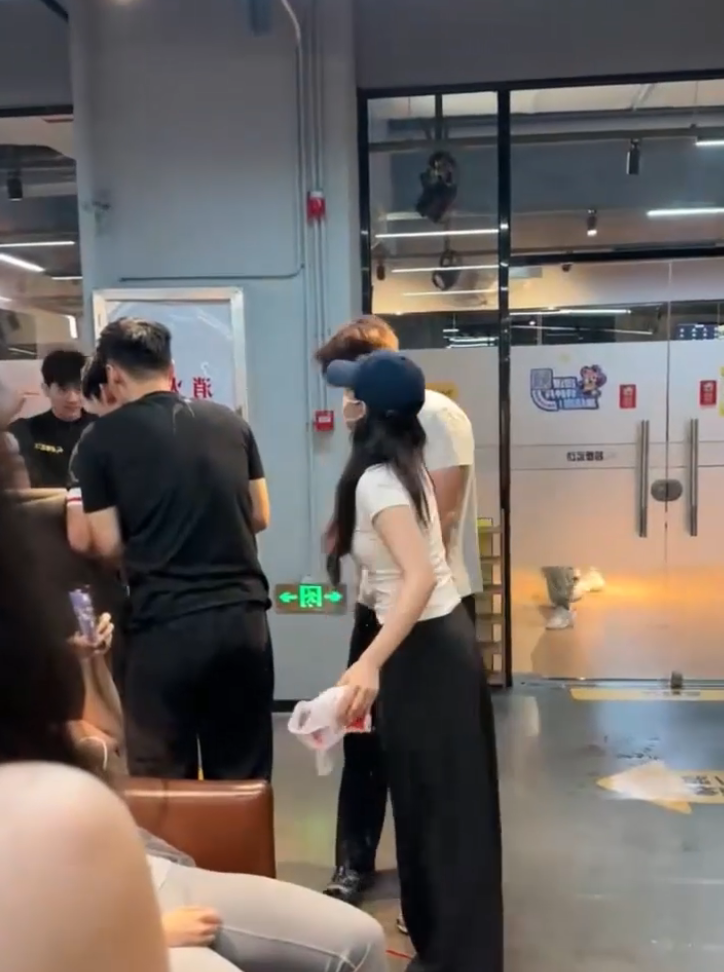 男教练睡4名女学员后续：有两位已结婚，画面流出，女子很漂亮