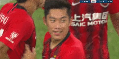 1628519541197043304.gif 开云-【中超】吕文君传射 海港3比0武汉队锁定争冠组席位