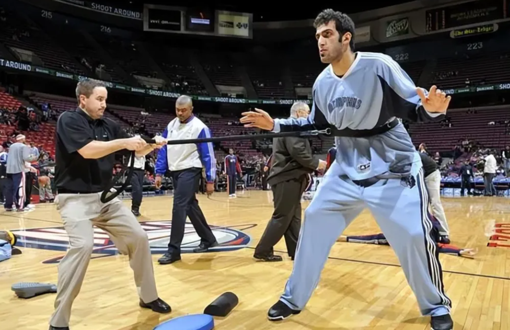 kaiyun-回想一下，一个伊朗运动员，想打NBA有多难？