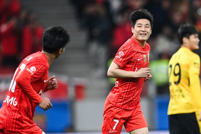 积分变为负2分！海港4-1获中超首胜 送西海岸2连败 武磊替补双响